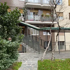 - Navigli - Via Savona Milano