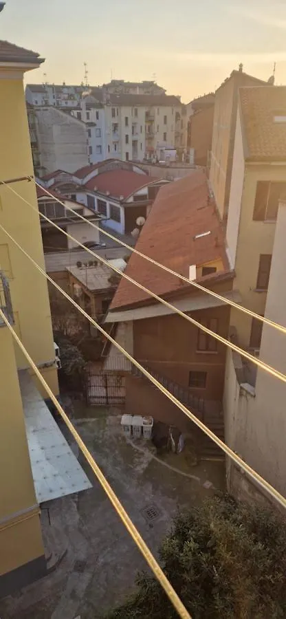 Sweet Home Milano 0*,  Italia